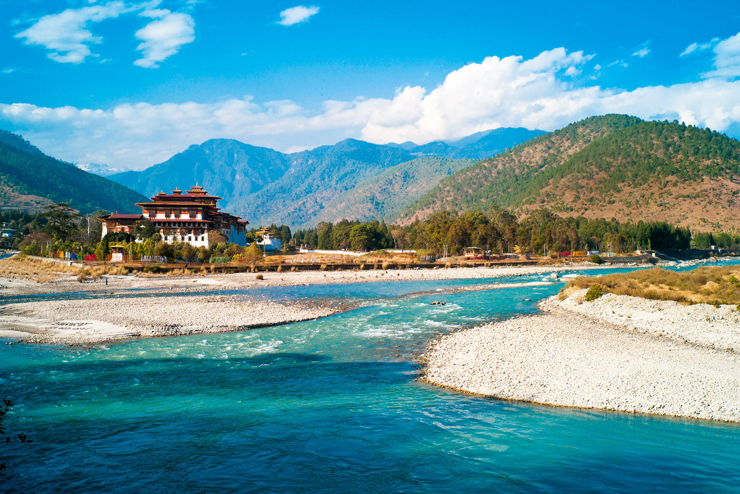 du lịch Bhutan, tour du lịch Bhutan, kinh nghiệm du lịch Bhutan, du lịch Bhutan tự túc, du lịch Bhutan trọn gói, du lịch Bhutan 2025, hành trình Bhutan, vương quốc hạnh phúc Bhutan, khám phá Bhutan,