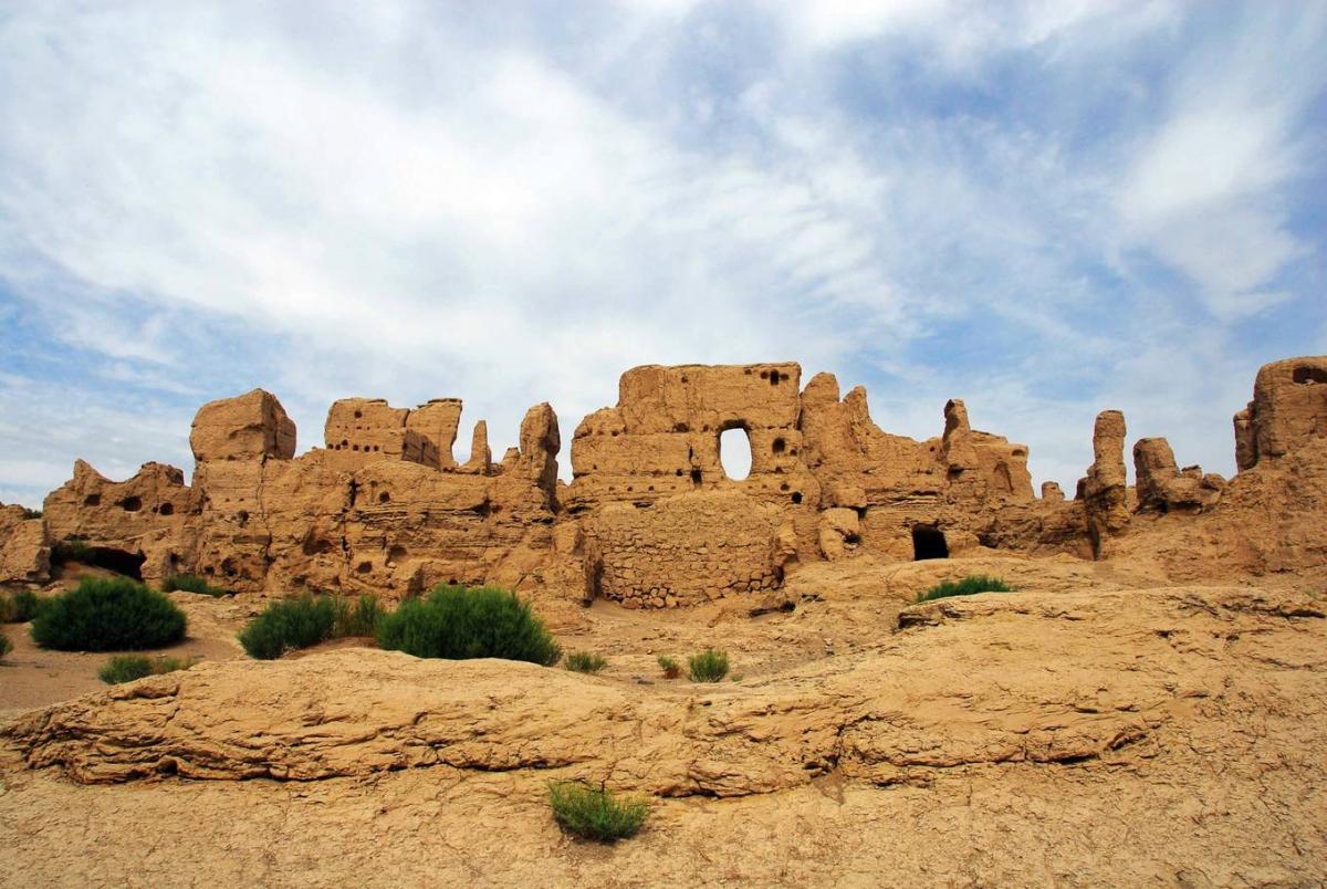 du lịch Tân Cương, tour Tân Cương, hồ Sayram, làng Hemu, Hỏa Diệm Sơn, hồ Kanas, du lịch Trung Quốc, khám phá Tân Cương, tour Trung Quốc 2025, thiên nhiên Tân Cương, cảnh đẹp Tân Cương, trải nghiệm Tân Cương, đường cao tốc S21 Awu, thành phố ma Urho, cánh đồng oải hương Tân Cương, văn hóa Tân Cương, địa điểm đẹp ở Tân Cương, tour Urumqi, tour Turpan, du lịch Altai