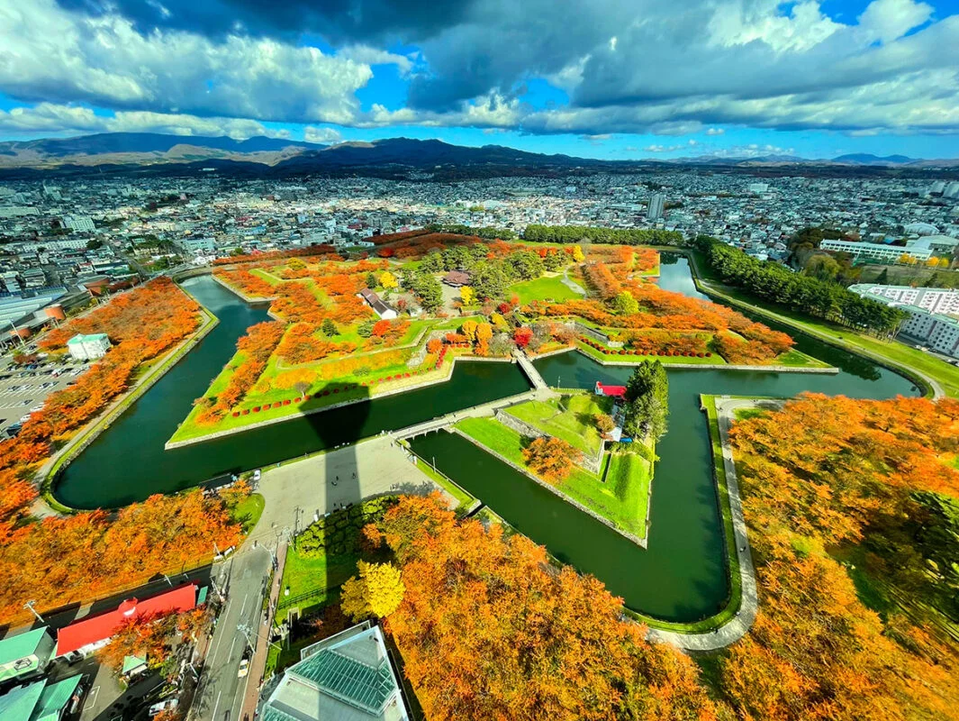 tour Hokkaido, tour Hokkaido tháng 10, tour Nhật Bản Hokkaido, du lịch Hokkaido, du lịch Hokkaido mùa lá đỏ, tour Nhật Bản mùa thu, tour Nhật Bản lá đỏ, tour Hokkaido ngắm lá đỏ, tour Hokkaido giá tốt, tour Hokkaido trọn gói, tour Hokkaido từ TP.HCM, du lịch Nhật Bản tháng 10, Hokkaido có gì đẹp, mùa lá đỏ Hokkaido, Hokkaido tháng 10 nên đi đâu, lịch trình tour Hokkaido